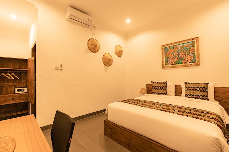 Canggu Guest House adalah pilihan sempurna untuk menginap dengan suasana yang nyaman dan akses mudah ke pantai Canggu. Nikmati pengalaman menginap yang santai dengan fasilitas modern dan layanan ramah di tengah pesona Bali.