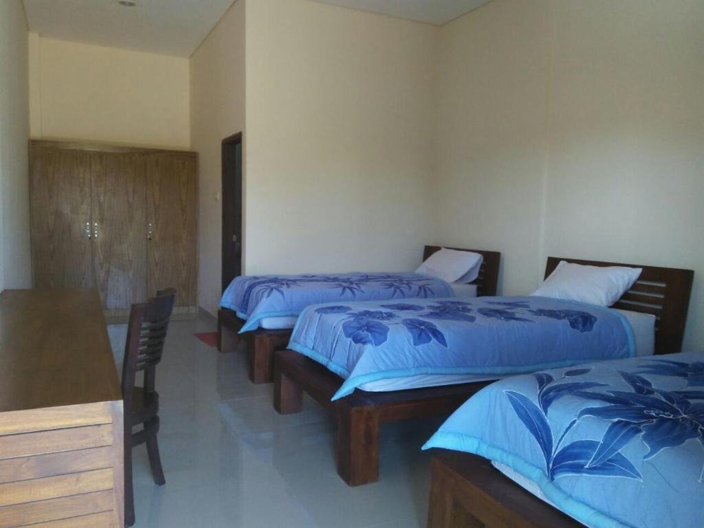 Kubu Jasmine adalah tempat yang menawarkan suasana tenang dan indah di Bali, ideal untuk relaksasi atau liburan. Nikmati keindahan alam Bali yang asri dan nyaman, dengan akomodasi yang memadukan kenyamanan dan keindahan tradisional.
