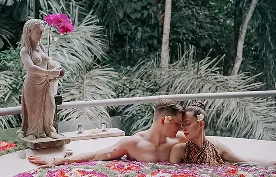 Romantic flower bath experience for honeymooners at The Sankara – Best Resort in Ubud.